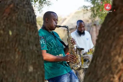 Omit ST – Groove Cartel Amapiano Mix ft. Buhle Sax